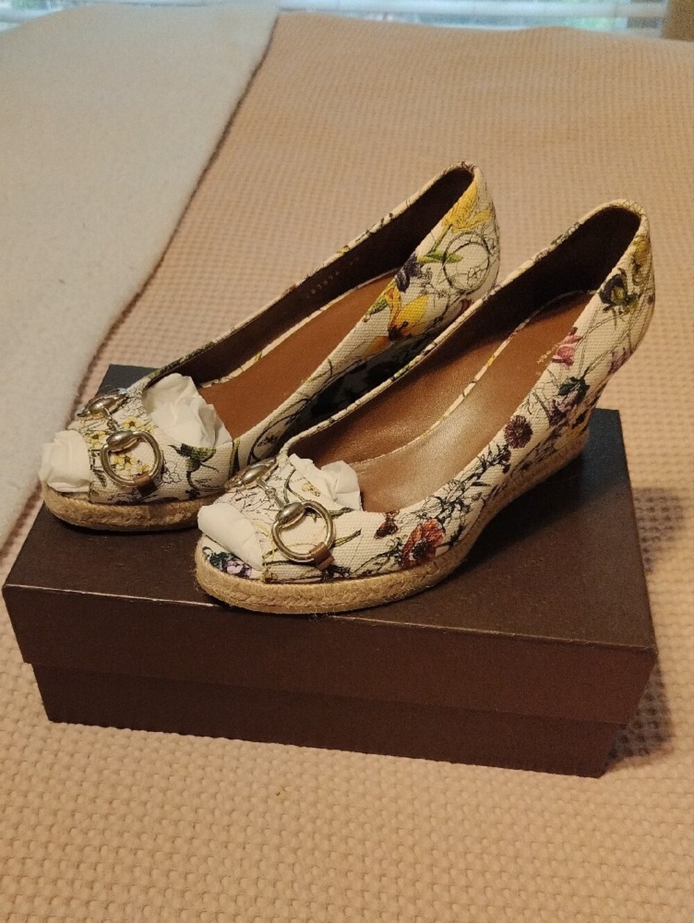 Gucci White Floral Espadrille Wedge Heels